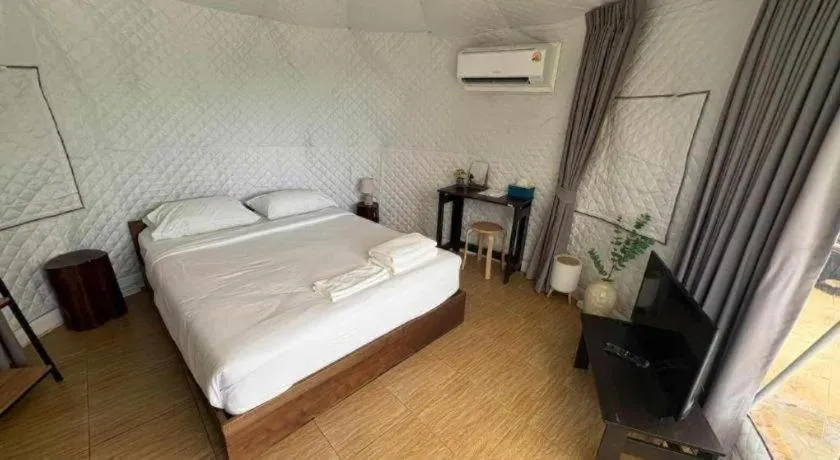 Bed in khaoyai lumtakong hotel