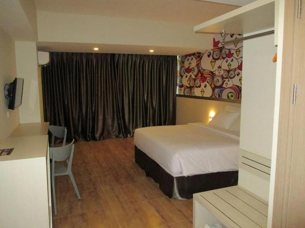 Bed in Nite and Day Batam Jodoh Square