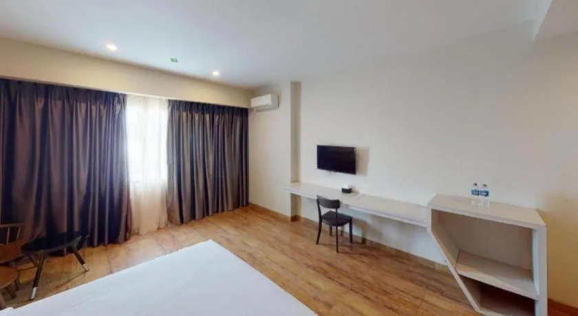 Bed in Nite and Day Batam Jodoh Square