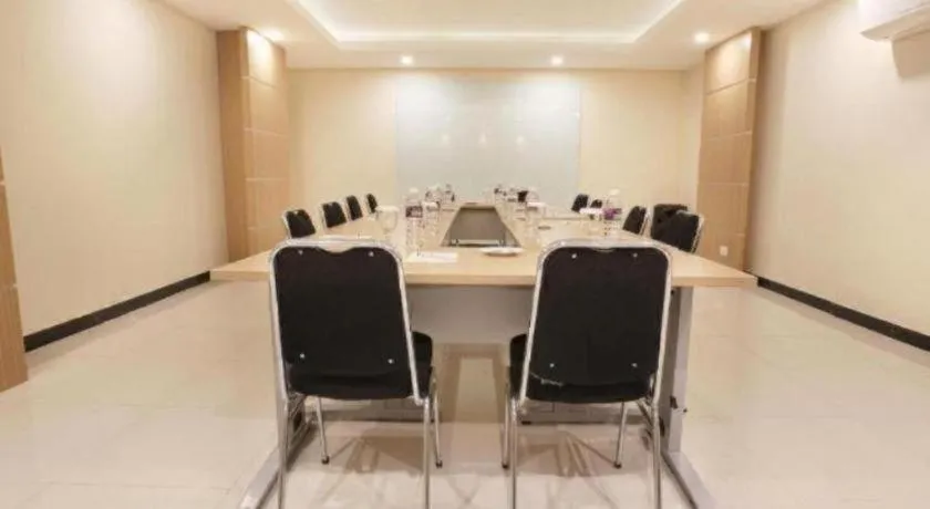 Nite and Day Batam Jodoh Square