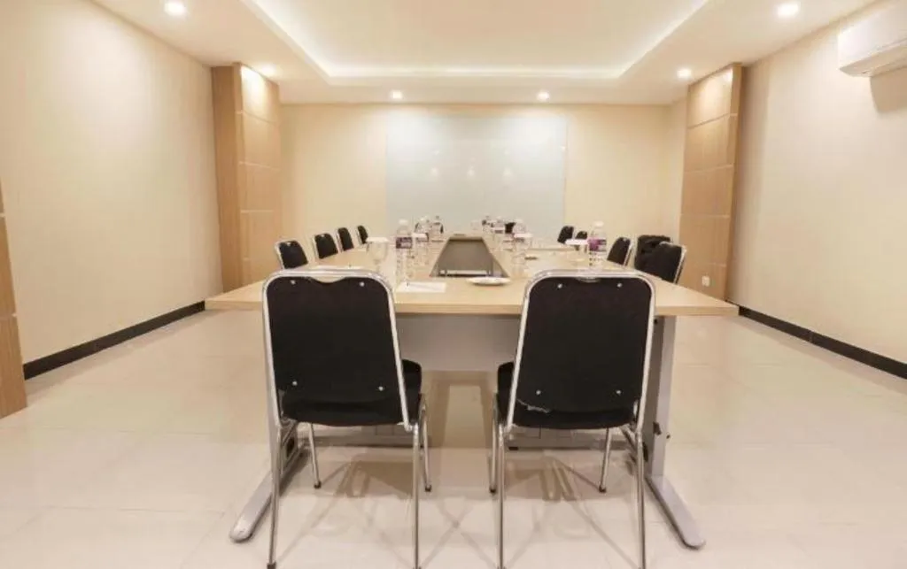 Nite and Day Batam Jodoh Square