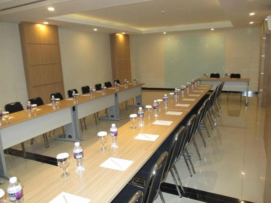 Nite and Day Batam Jodoh Square