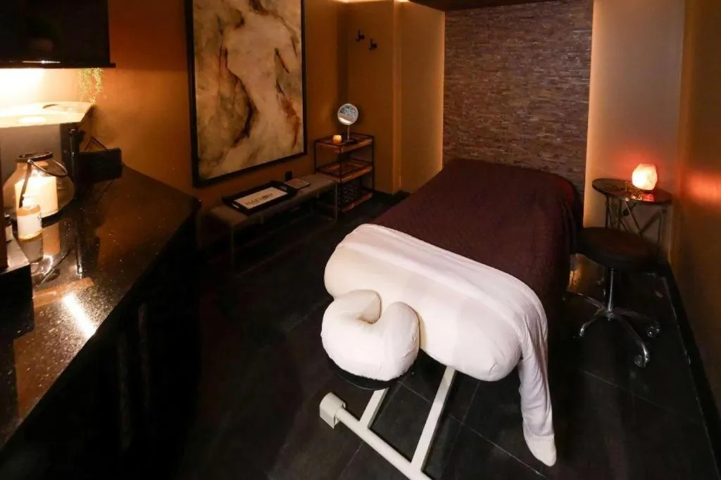 Curtiss Hotel, Ascend Hotel Collection