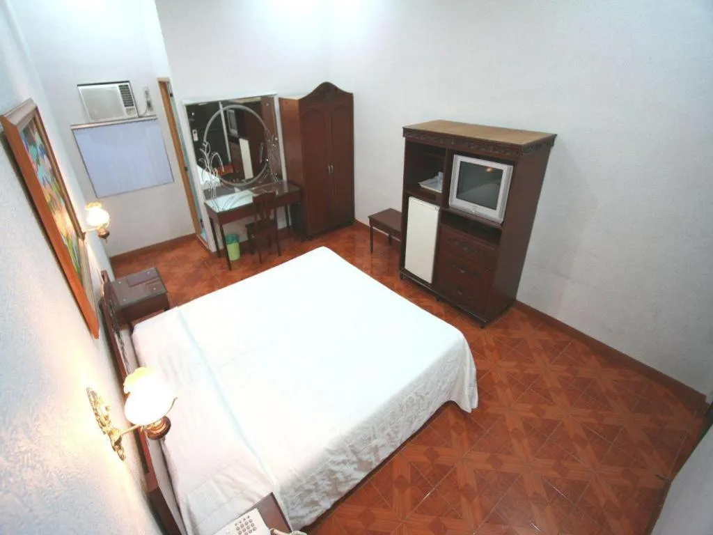 Bed in Pearlmont Hotel