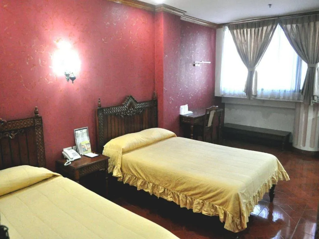 Bed in Pearlmont Hotel