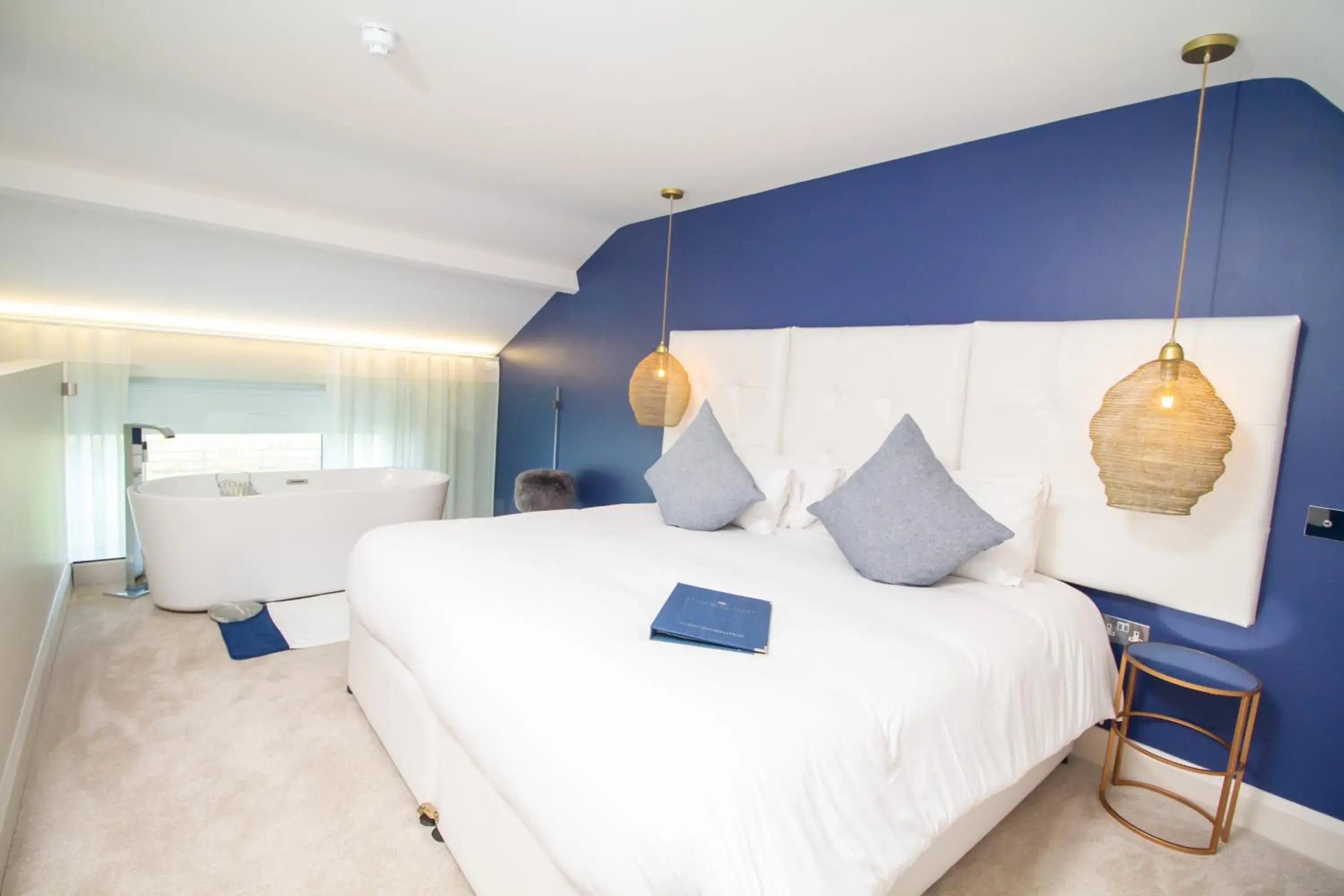 Luxury Double Room with Ocean and Mountain Views in Connemara Sands Hotel & Spa Luxury Double Room with Ocean and Mountain Views in Connemara Sands Hotel & Spa