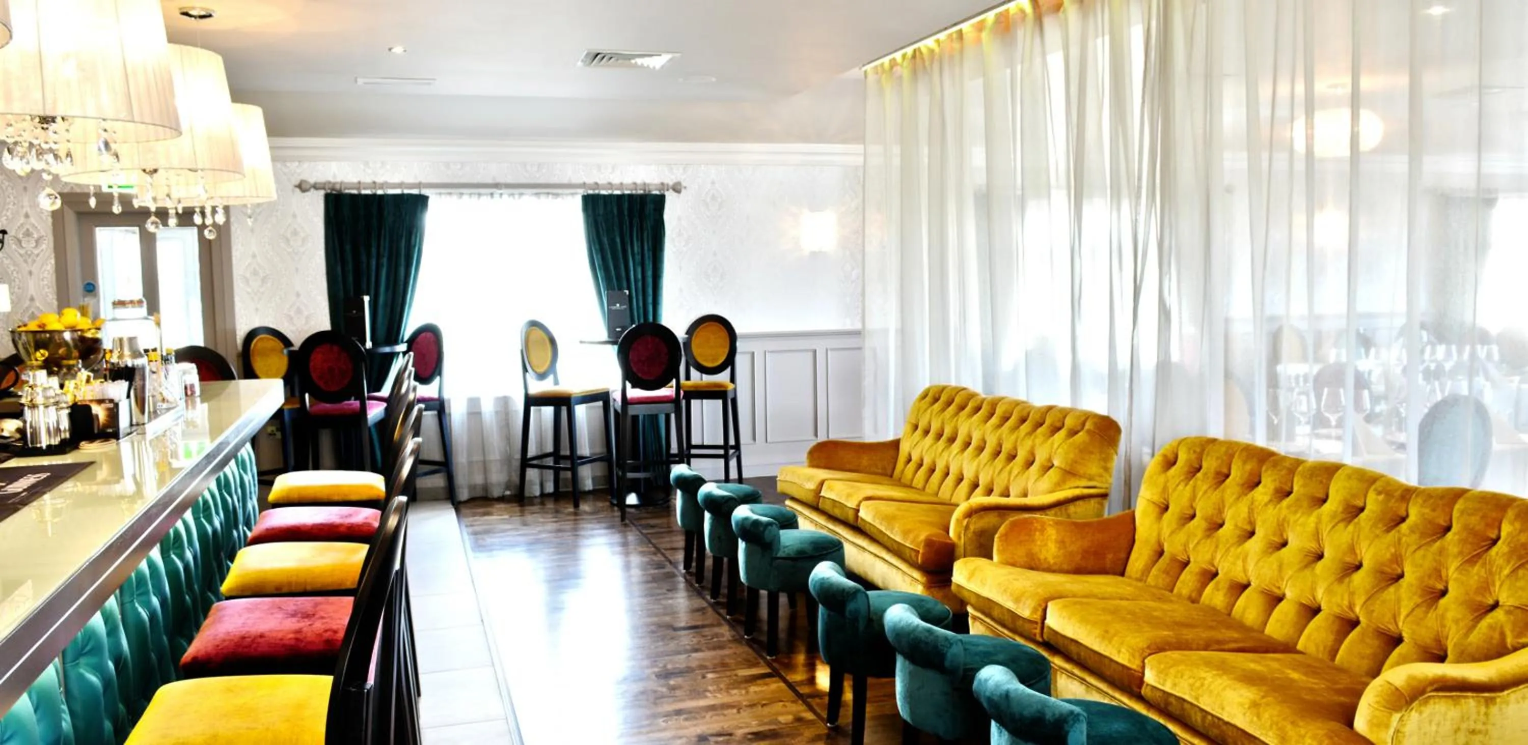 Lounge or bar in Connemara Sands Hotel & Spa