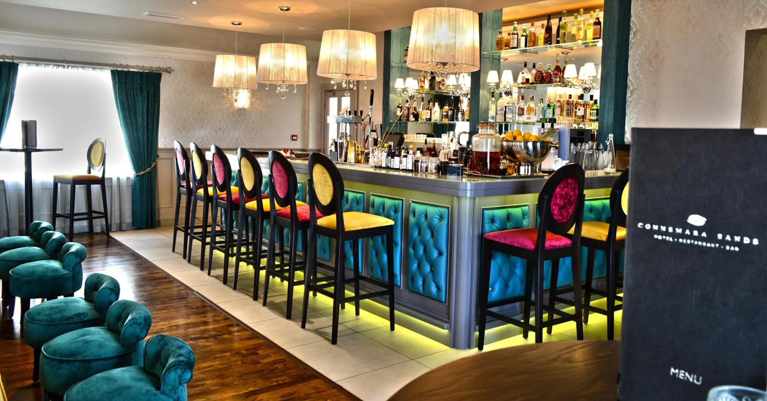 Lounge or bar in Connemara Sands Hotel & Spa