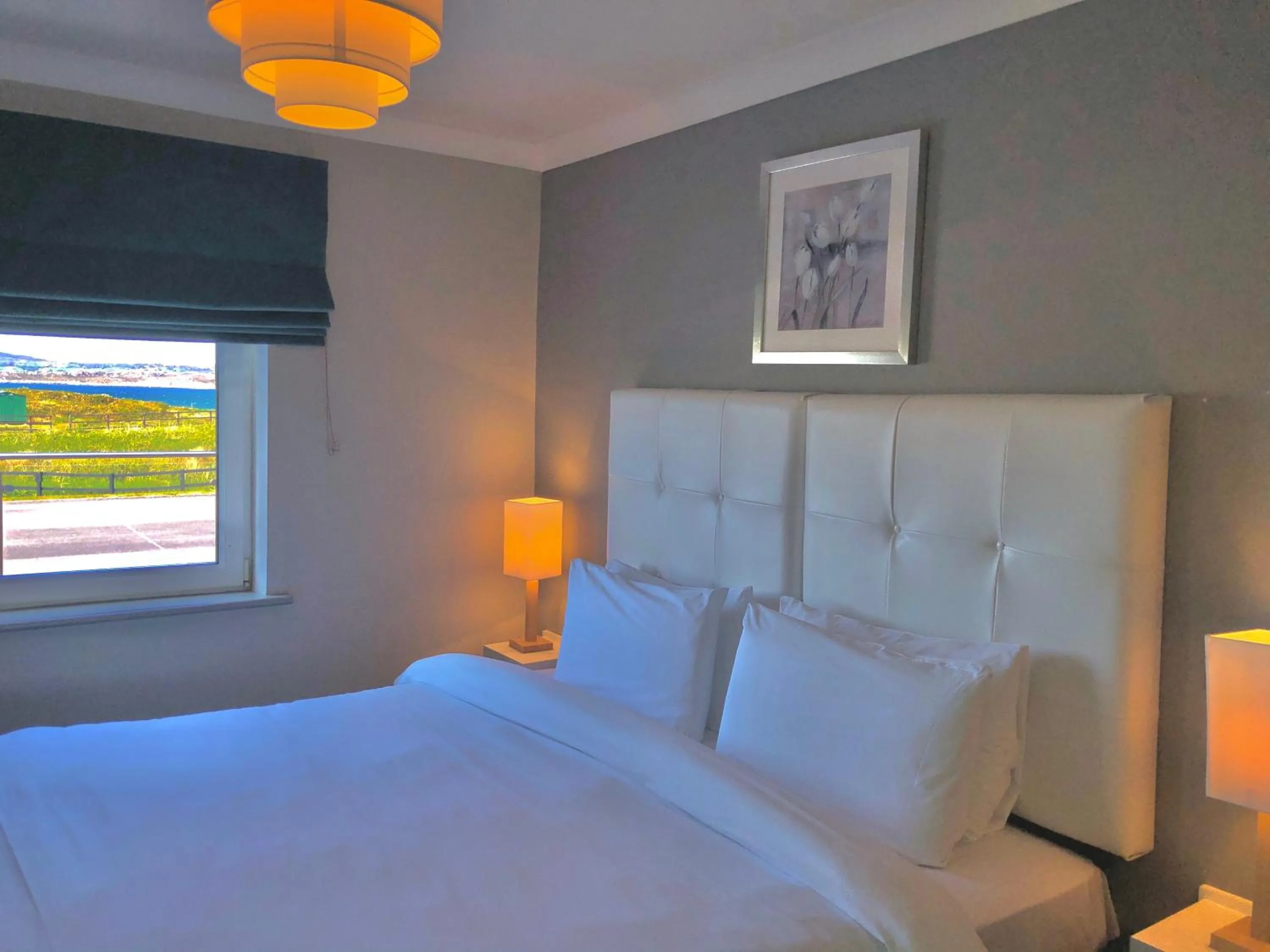 Bedroom, Bed in Connemara Sands Hotel & Spa