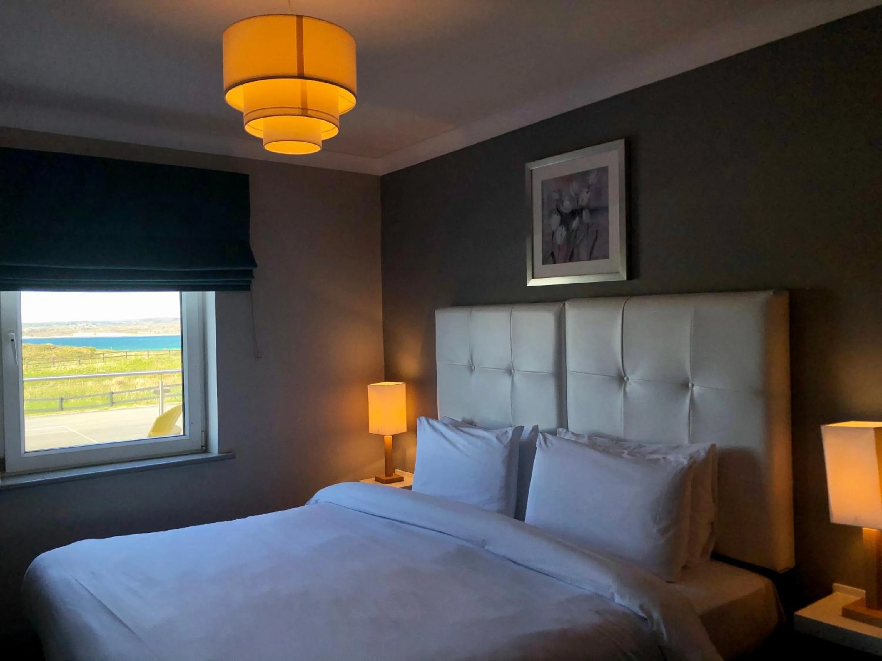Bedroom, Bed in Connemara Sands Hotel & Spa