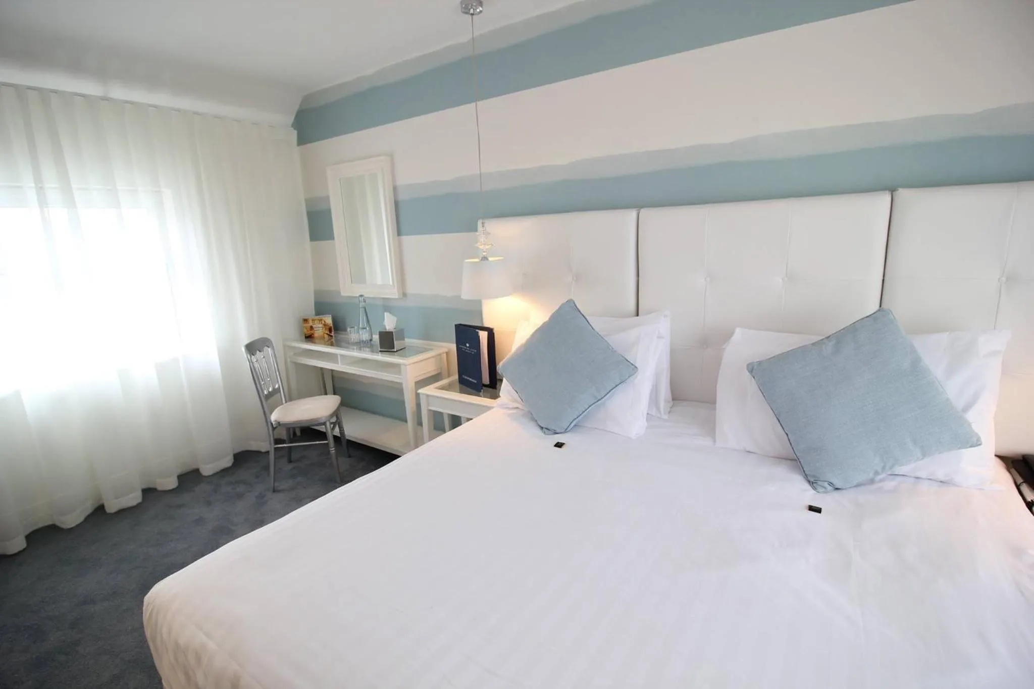 Bed in Connemara Sands Hotel & Spa