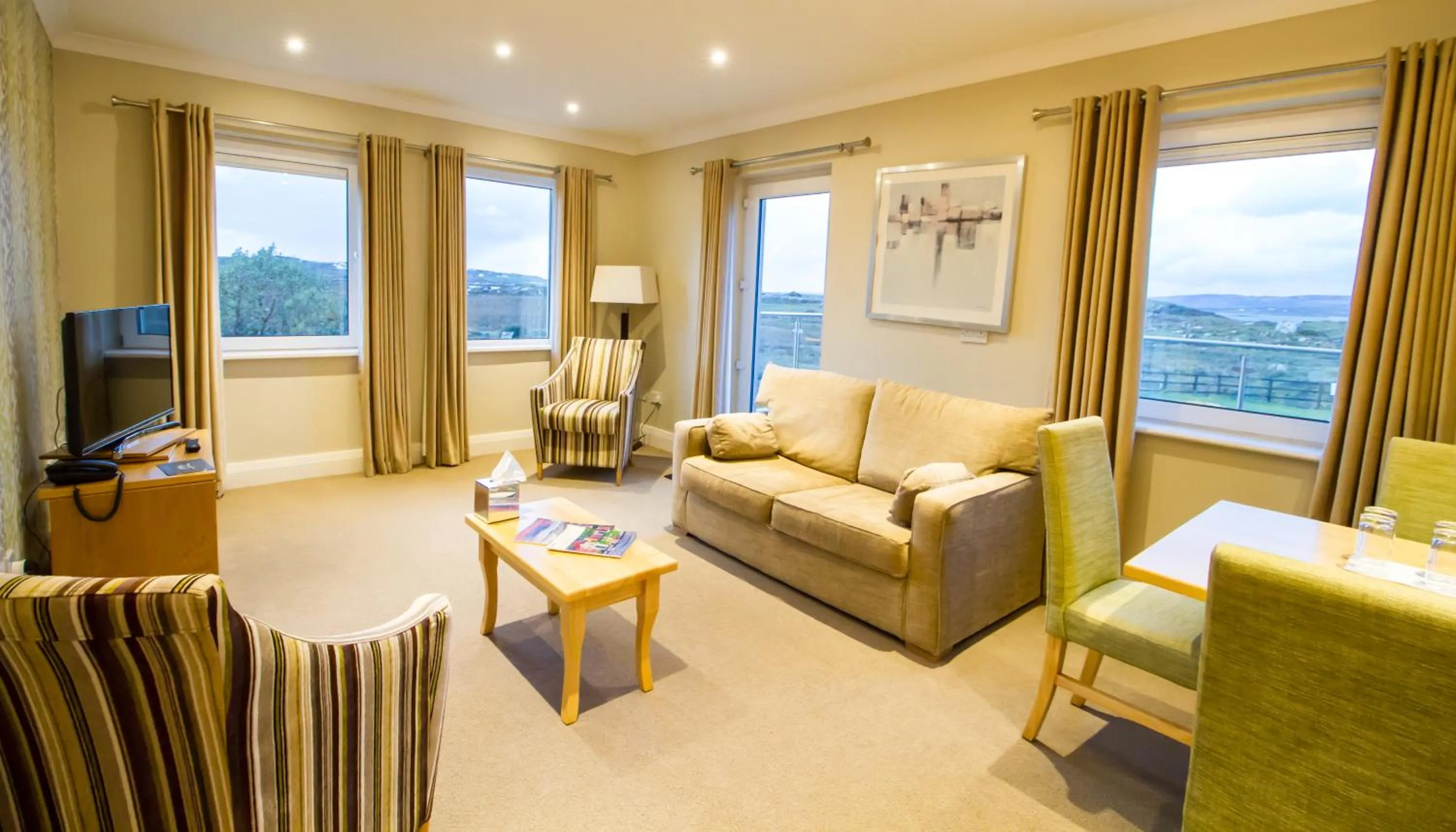 Living room in Connemara Sands Hotel & Spa