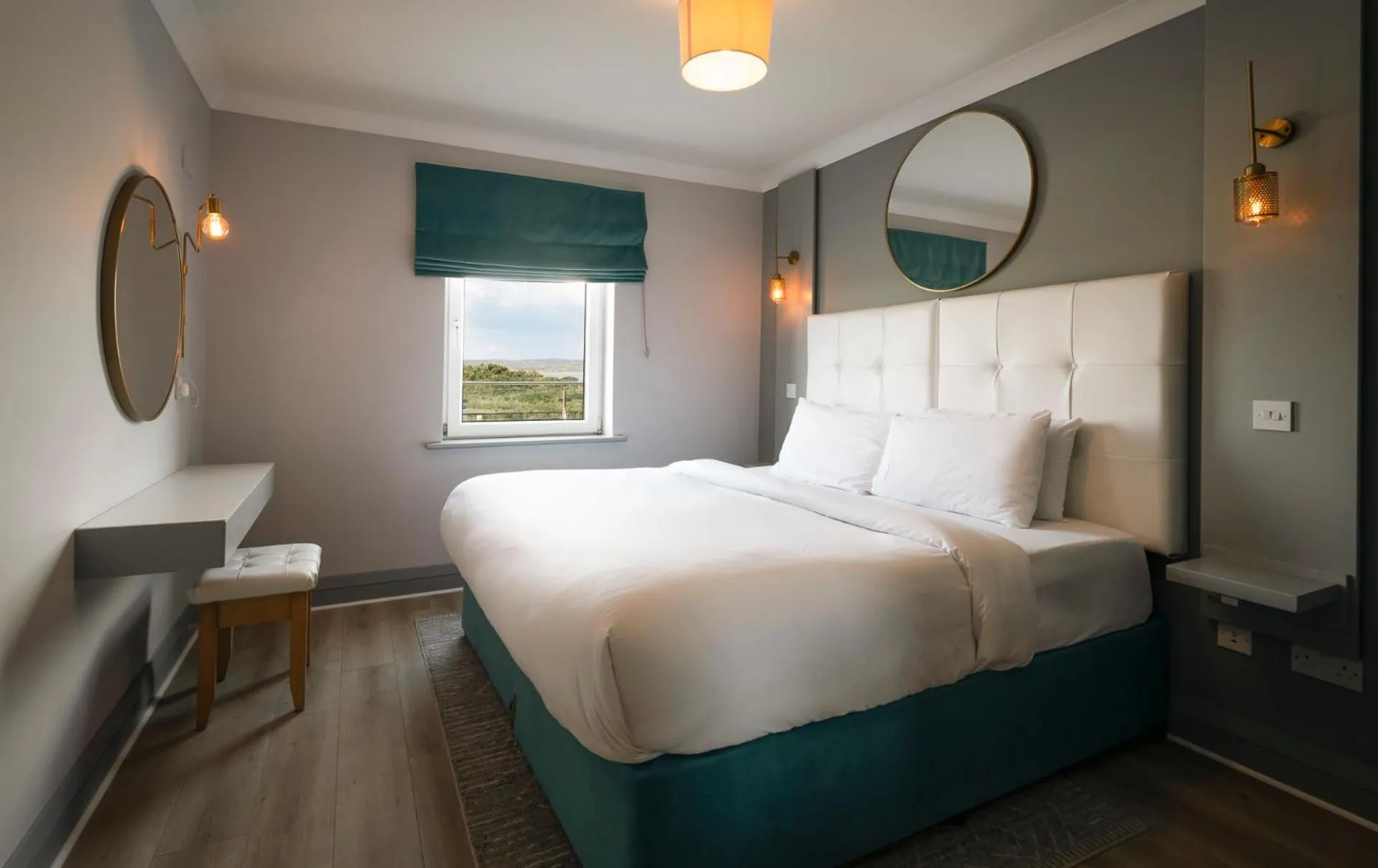 Bedroom, Bed in Connemara Sands Hotel & Spa