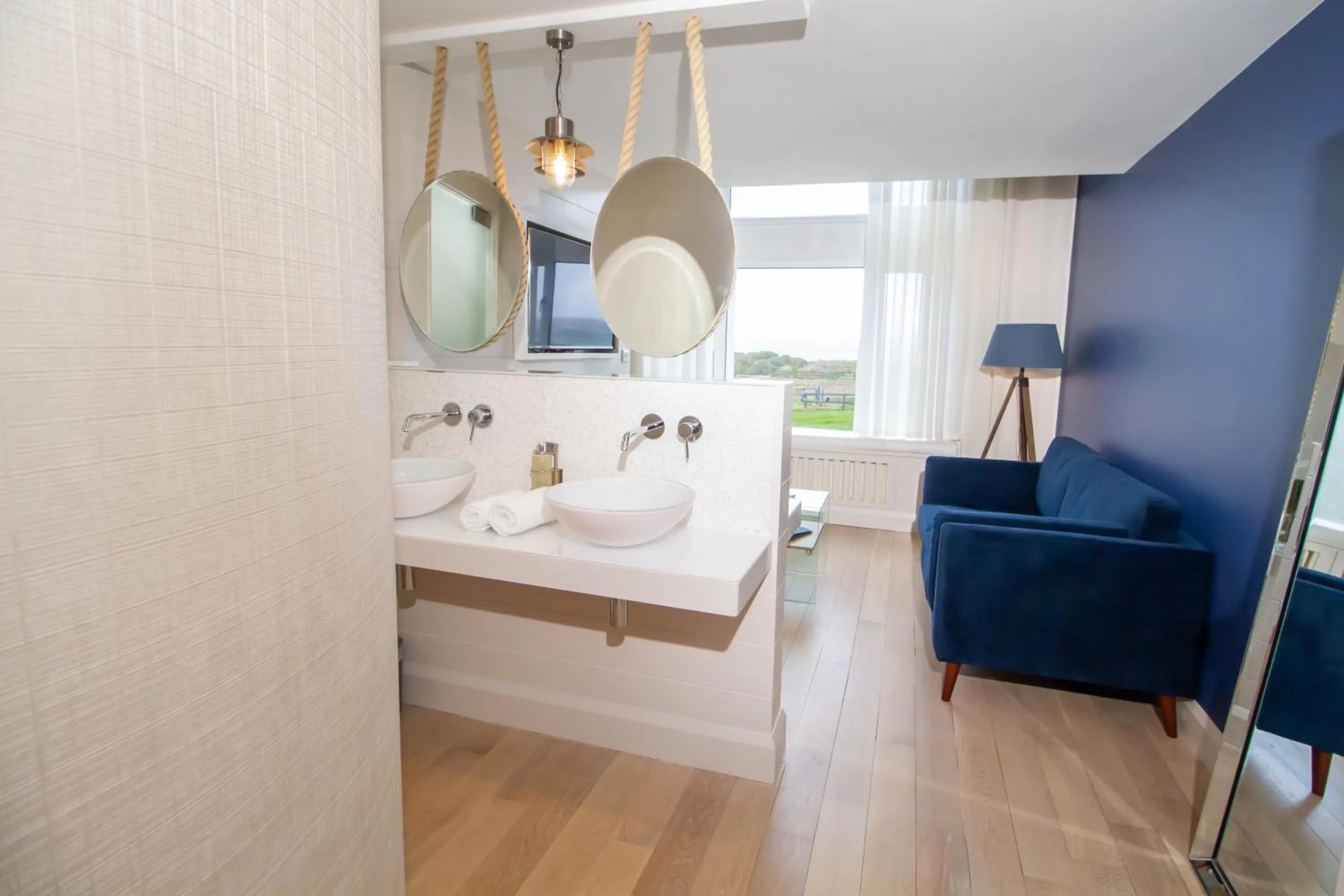 Living room in Connemara Sands Hotel & Spa