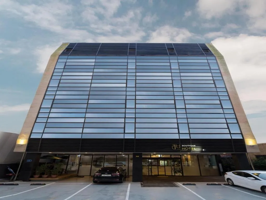 Reve Business Hotel Jeju