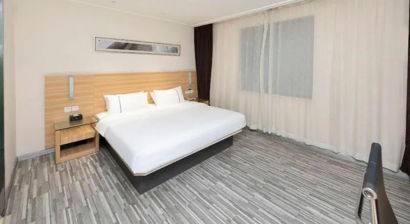 Bed in City Comfort Inn Wuhan High Speed Railway Station Bed in City Comfort Inn Wuhan High Speed Railway Station