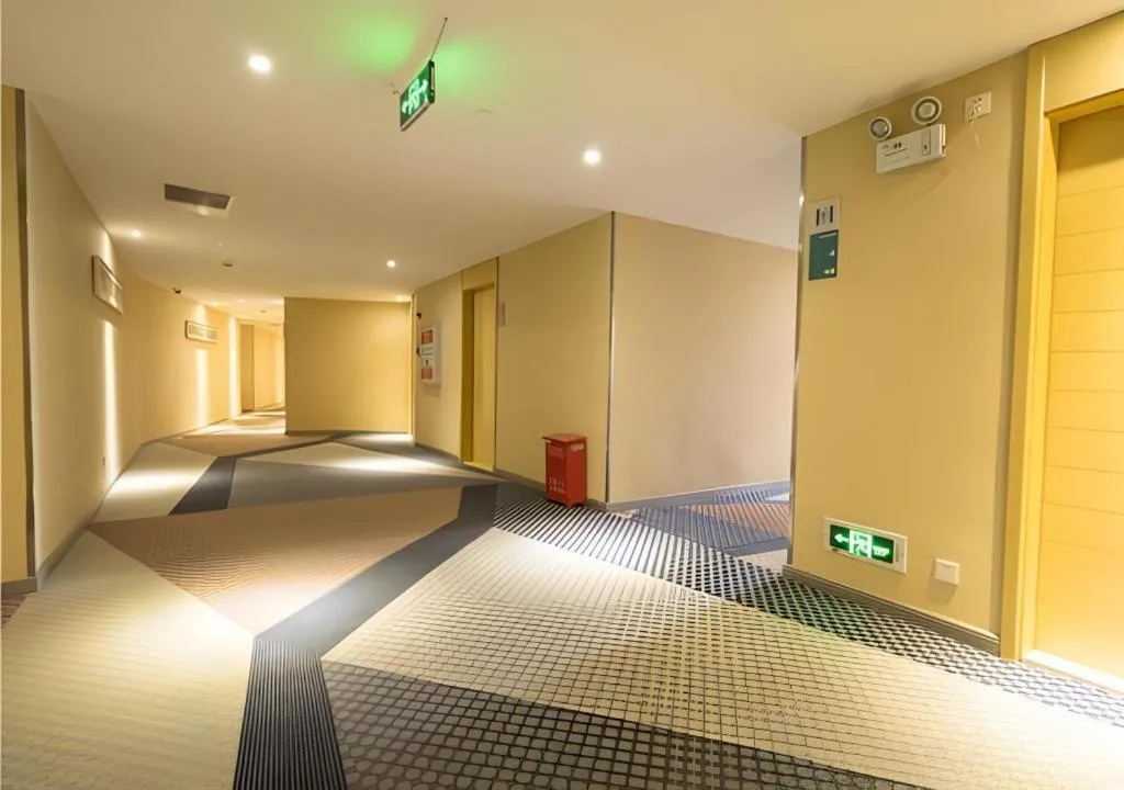 Bed in City Comfort Inn Wuhan High Speed Railway Station