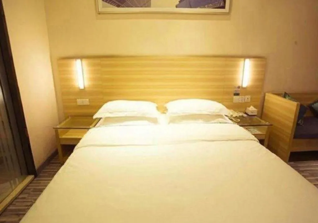 Bed in City Comfort Inn Huangshi City Huangshi Avenue