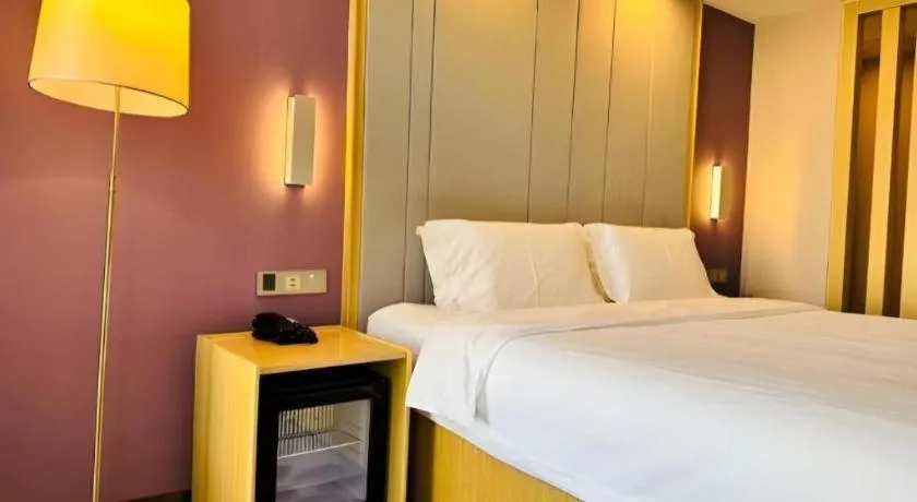 Bed in Lavande Hotels Tianjin Huaming Binhai International Airport