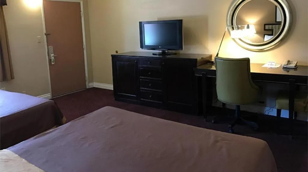 Bed in Hotel Saddleback