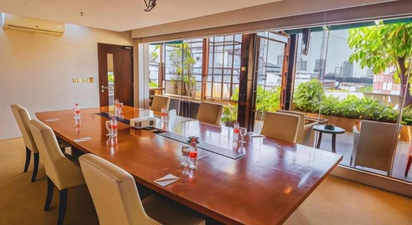 Hotel Urban Falatehan Blok M