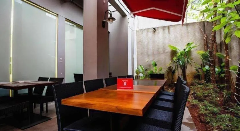 Hotel Urban Falatehan Blok M