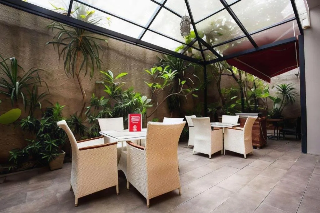 Hotel Urban Falatehan Blok M