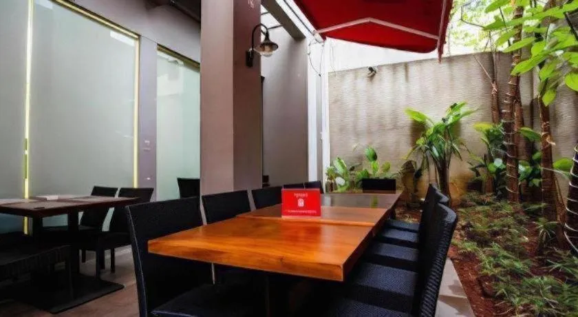 Hotel Urban Falatehan Blok M