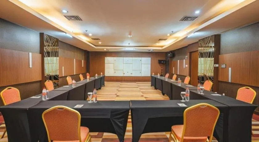 Hotel Urban Falatehan Blok M