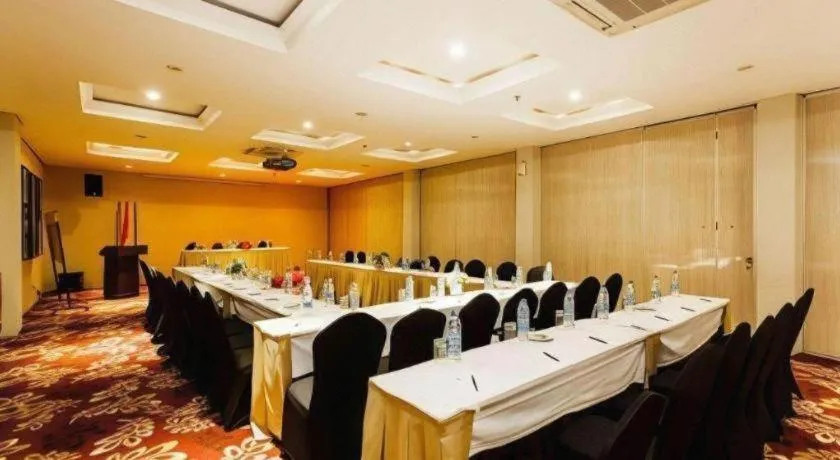 Hotel Urban Falatehan Blok M