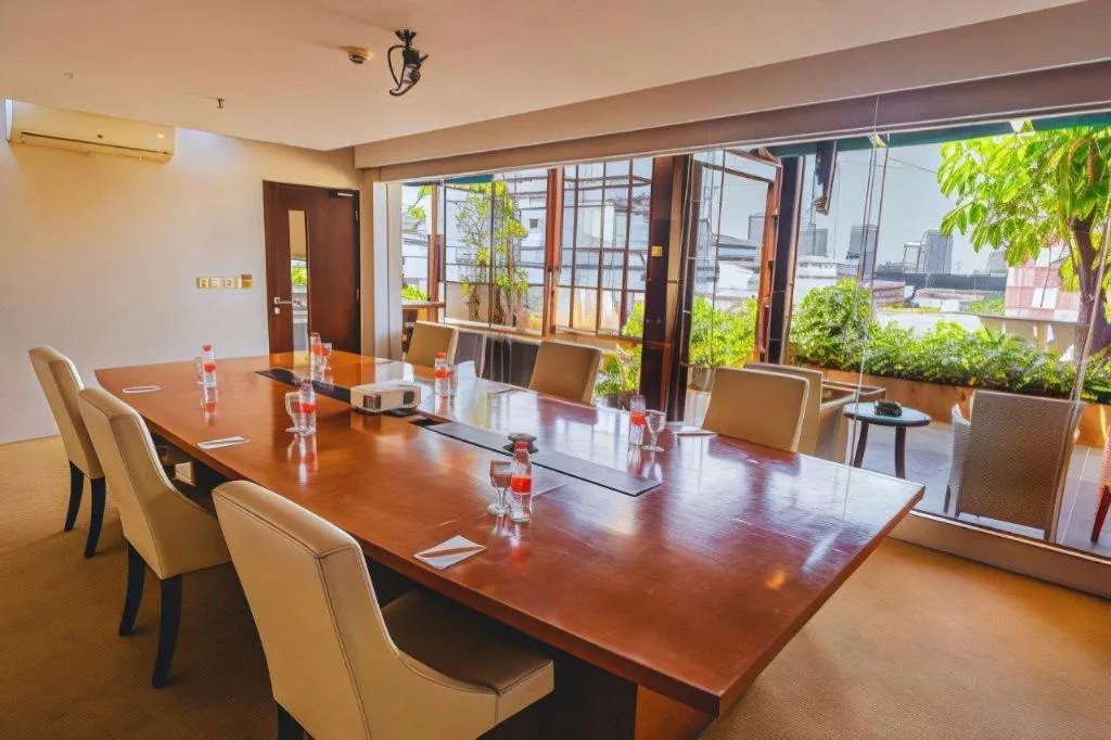 Hotel Urban Falatehan Blok M