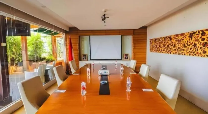 Hotel Urban Falatehan Blok M