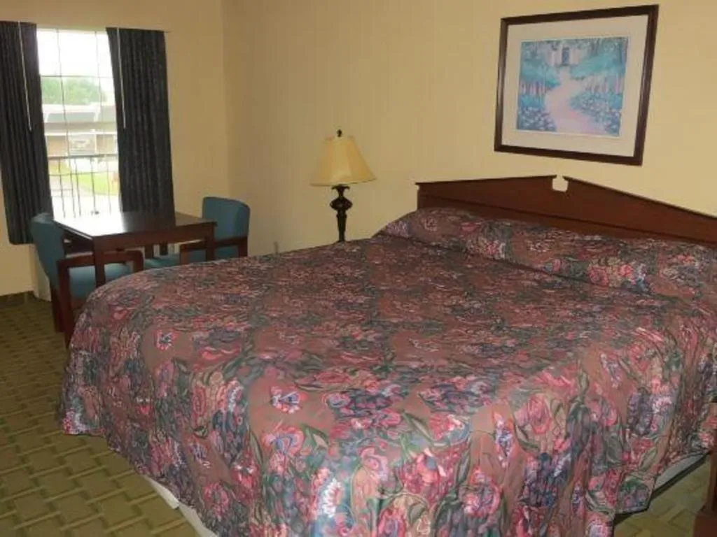 Bed in Quality Inn