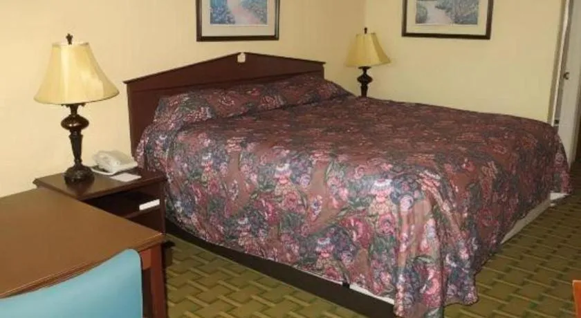 Bed in Quality Inn