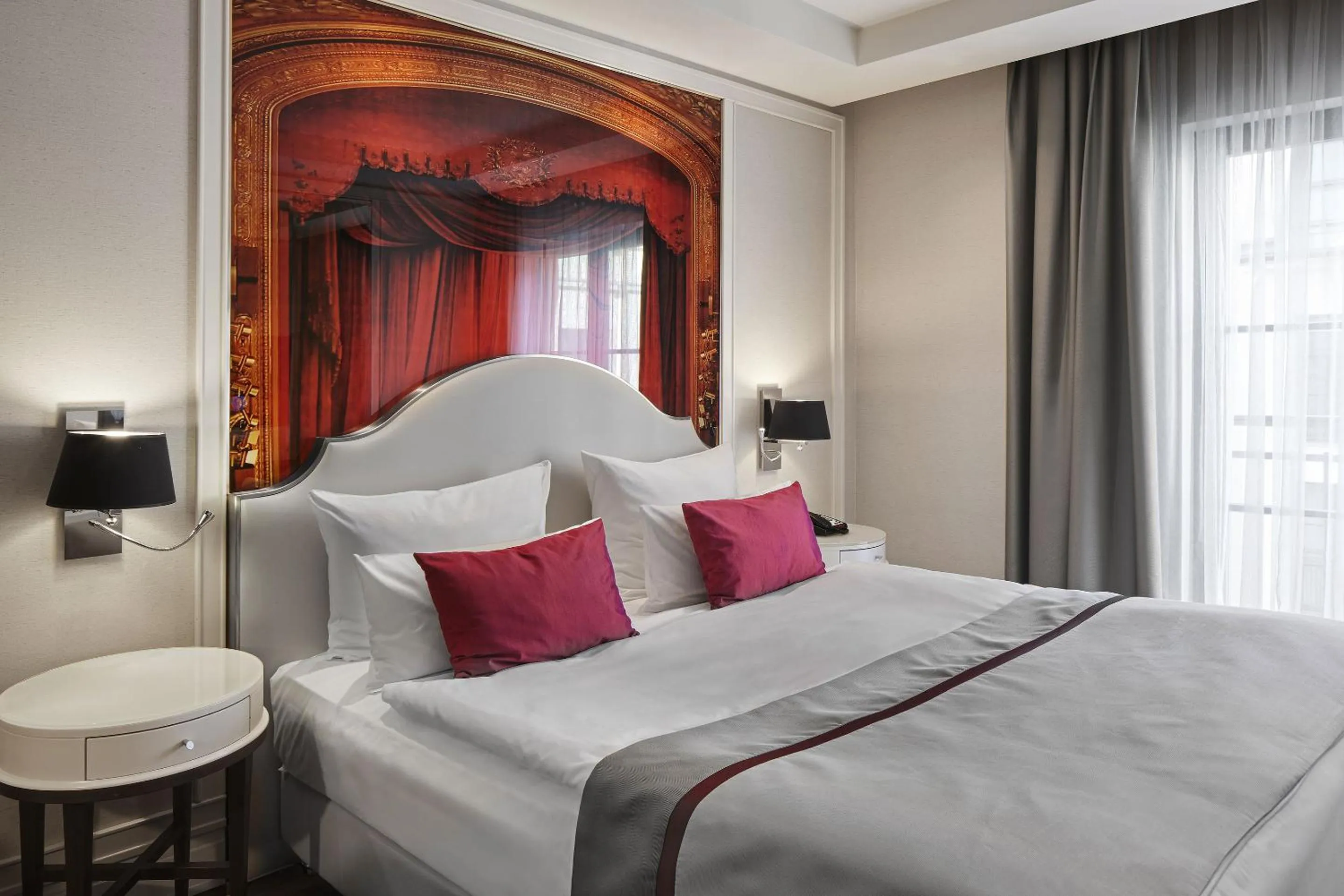 Bed in TITANIC Gendarmenmarkt Berlin