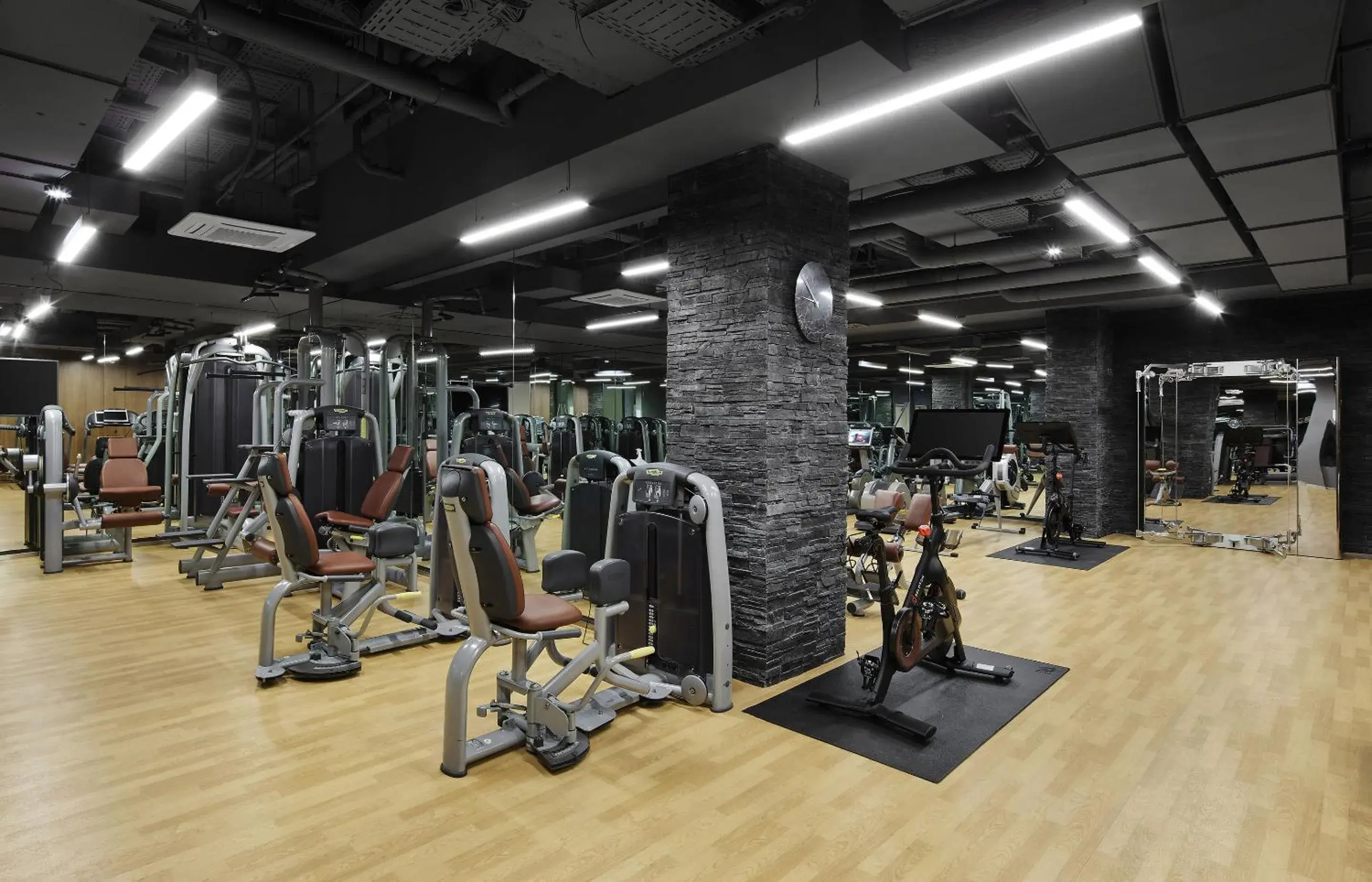 Fitness centre/facilities in TITANIC Gendarmenmarkt Berlin Fitness centre/facilities in TITANIC Gendarmenmarkt Berlin