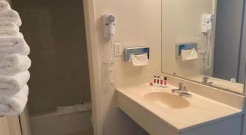 Travelodge by Wyndham Powell