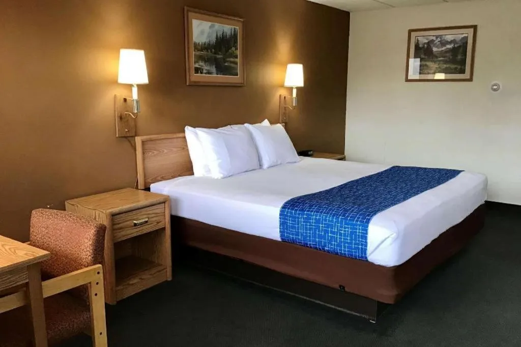 Bed in Travelodge by Wyndham Powell
