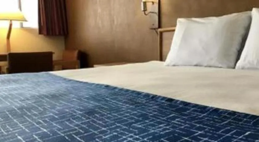 Bed in Travelodge by Wyndham Powell