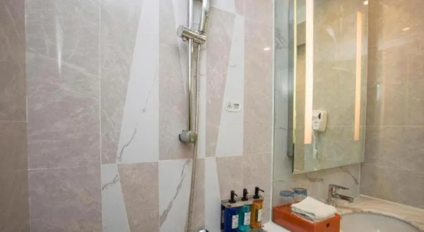 Holiday Inn Express Lhasa Potala Square By IHG