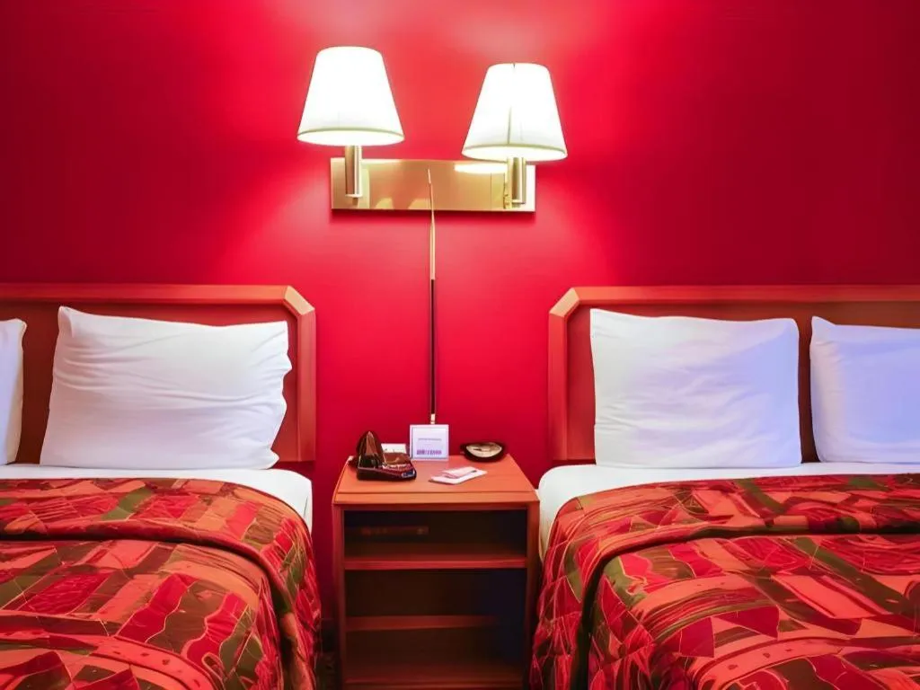 Bed in Econo Lodge Willowbrook