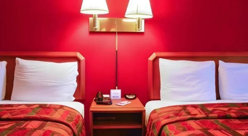 Bed in Econo Lodge Willowbrook