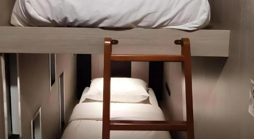 Bed in 168 Hostel