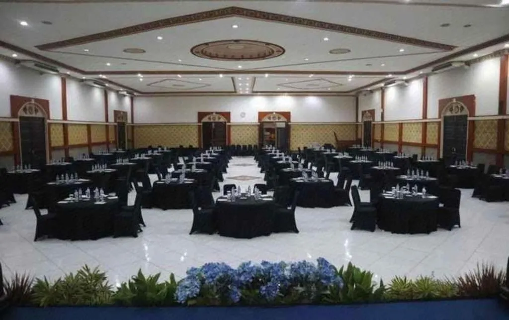 Yusro Hotel Restaurant & Convention