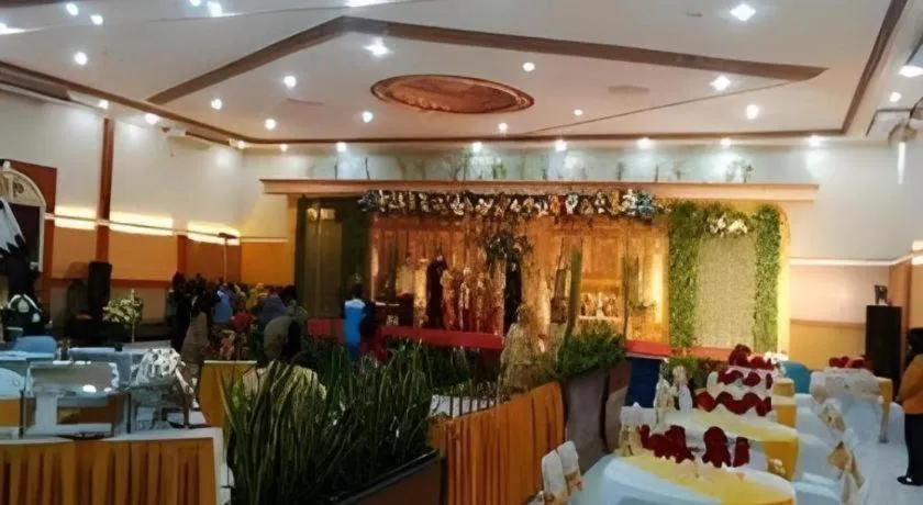 Yusro Hotel Restaurant & Convention