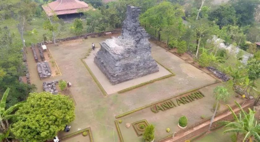 Yusro Hotel Restaurant & Convention