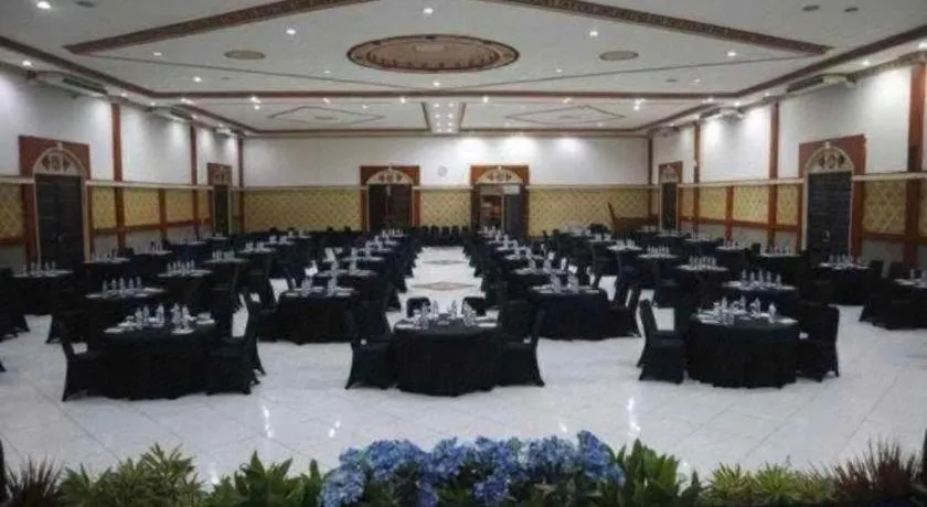 Yusro Hotel Restaurant & Convention