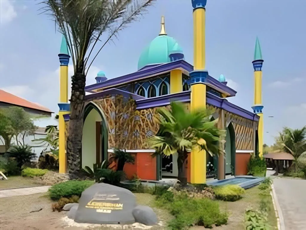 Yusro Hotel Restaurant & Convention