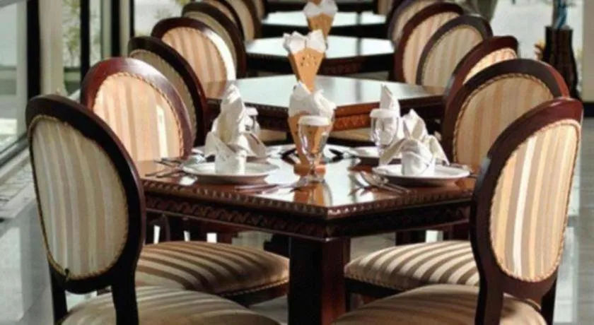 Yusro Hotel Restaurant & Convention