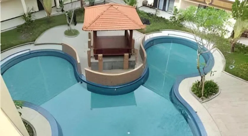 Yusro Hotel Restaurant & Convention